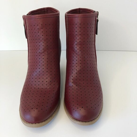 Journee Collection Meleny Ankle Boots Faux Leather Red Bootie Womens Sz 5.5 - Picture 2 of 10